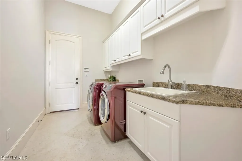 2932 Bellflower Lane Naples FL 34105