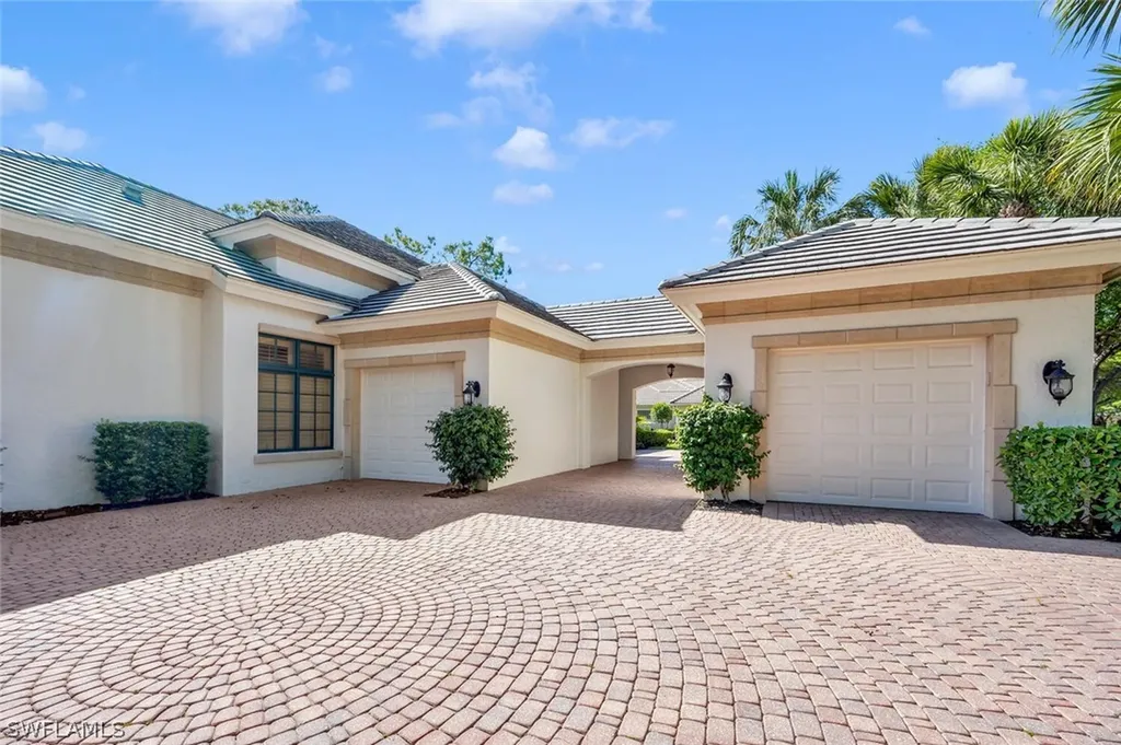 2932 Bellflower Lane Naples FL 34105