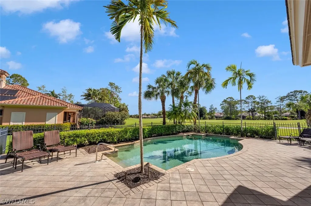2932 Bellflower Lane Naples FL 34105