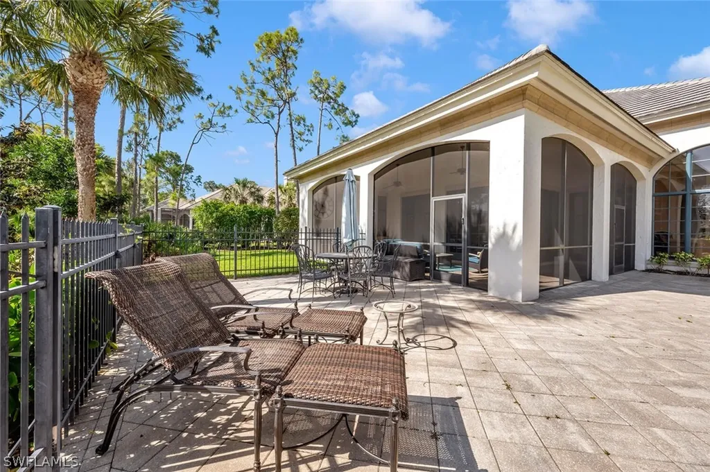 2932 Bellflower Lane Naples FL 34105