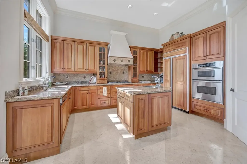 2932 Bellflower Lane Naples FL 34105