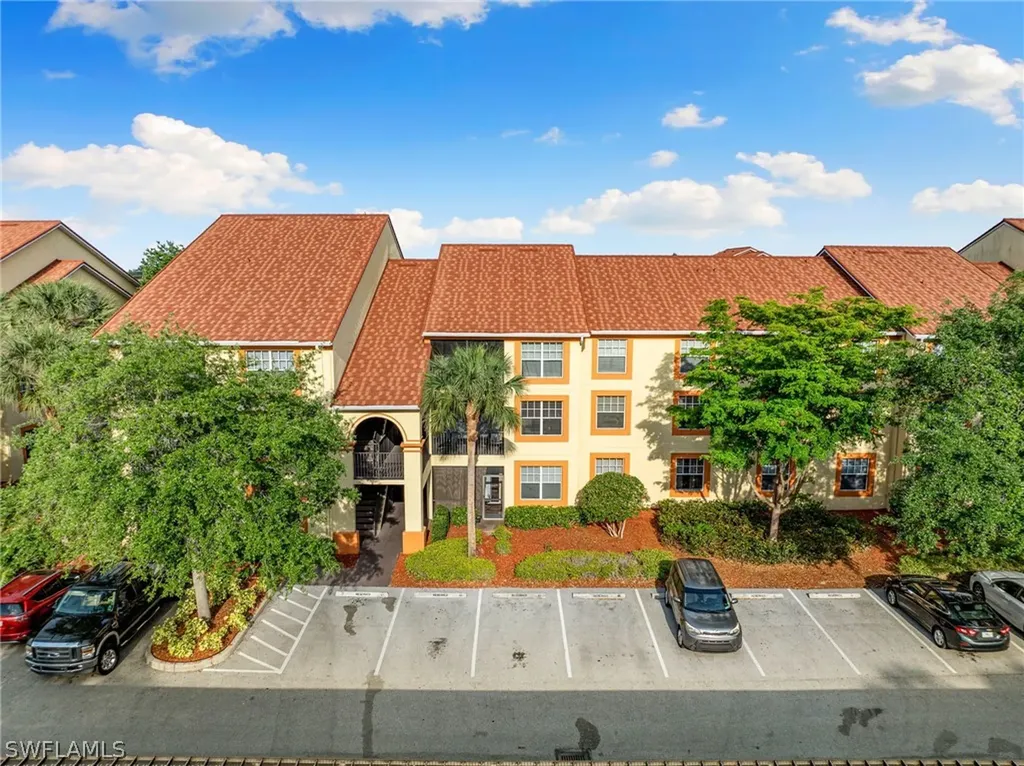 7915 Preserve Circle Naples FL 34119