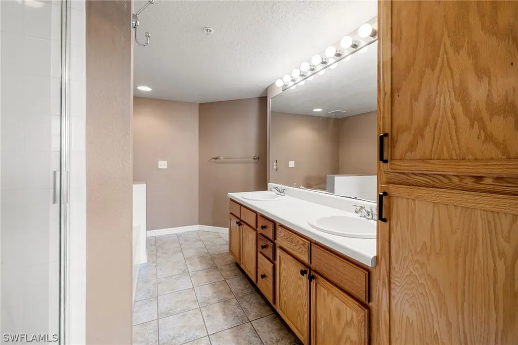 7915 Preserve Circle Naples FL 34119