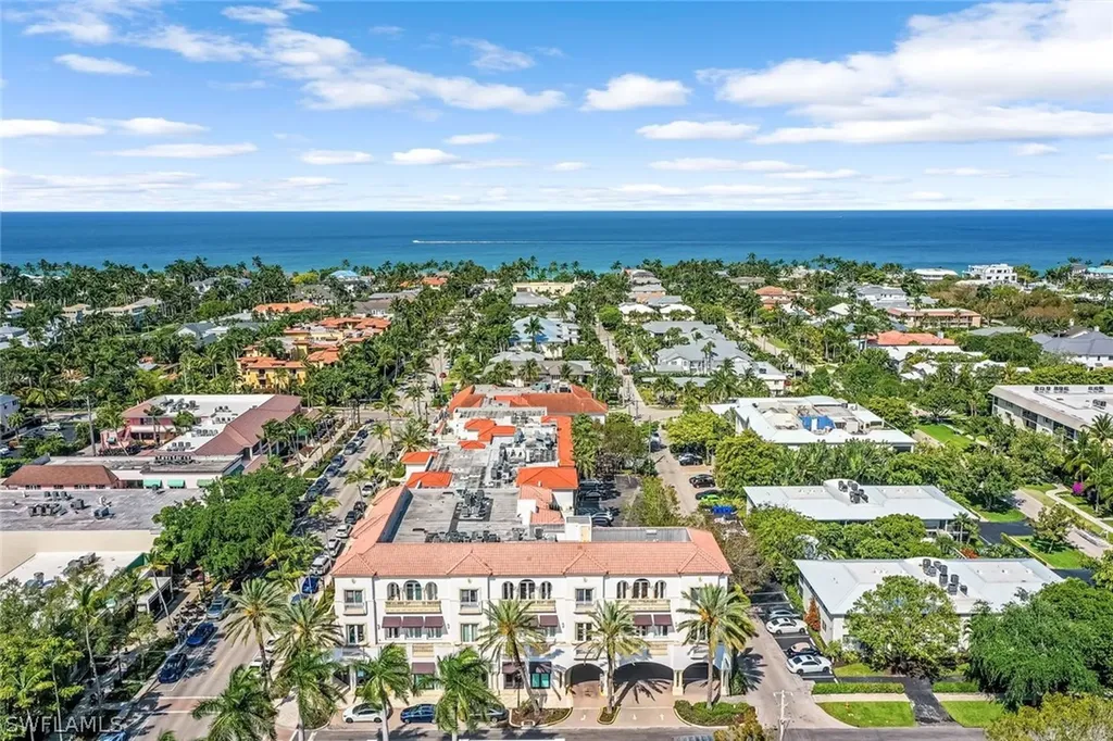 365 5th Avenue S Naples FL 34102