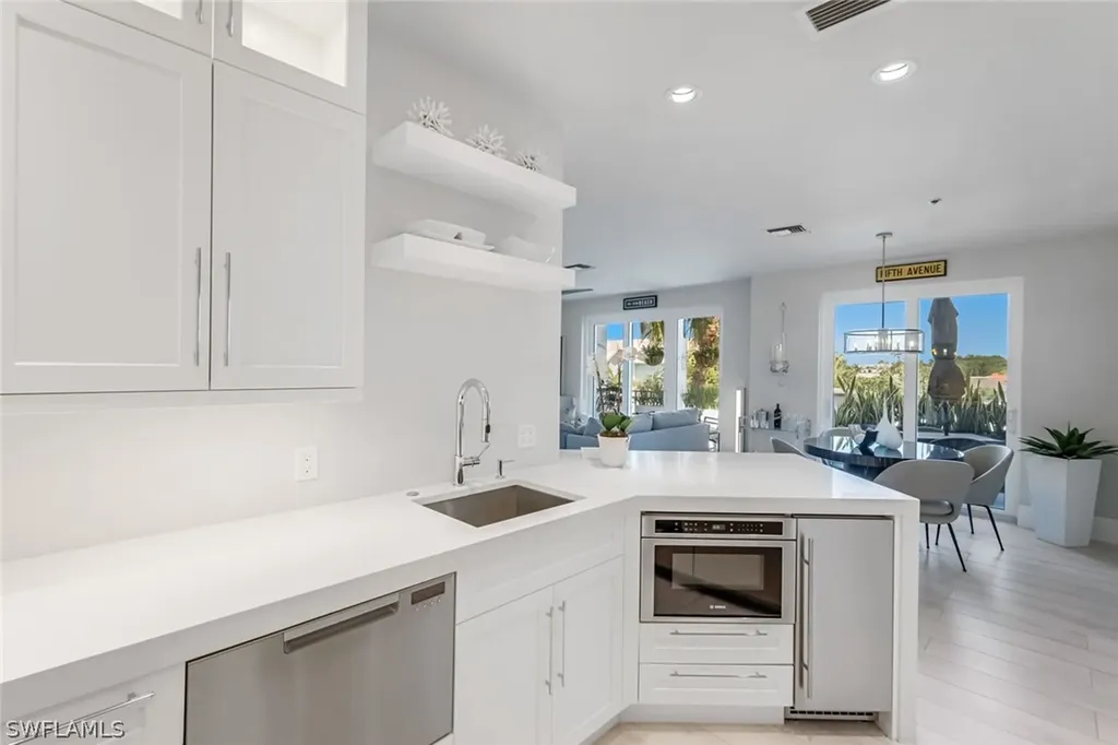 365 5th Avenue S Naples FL 34102
