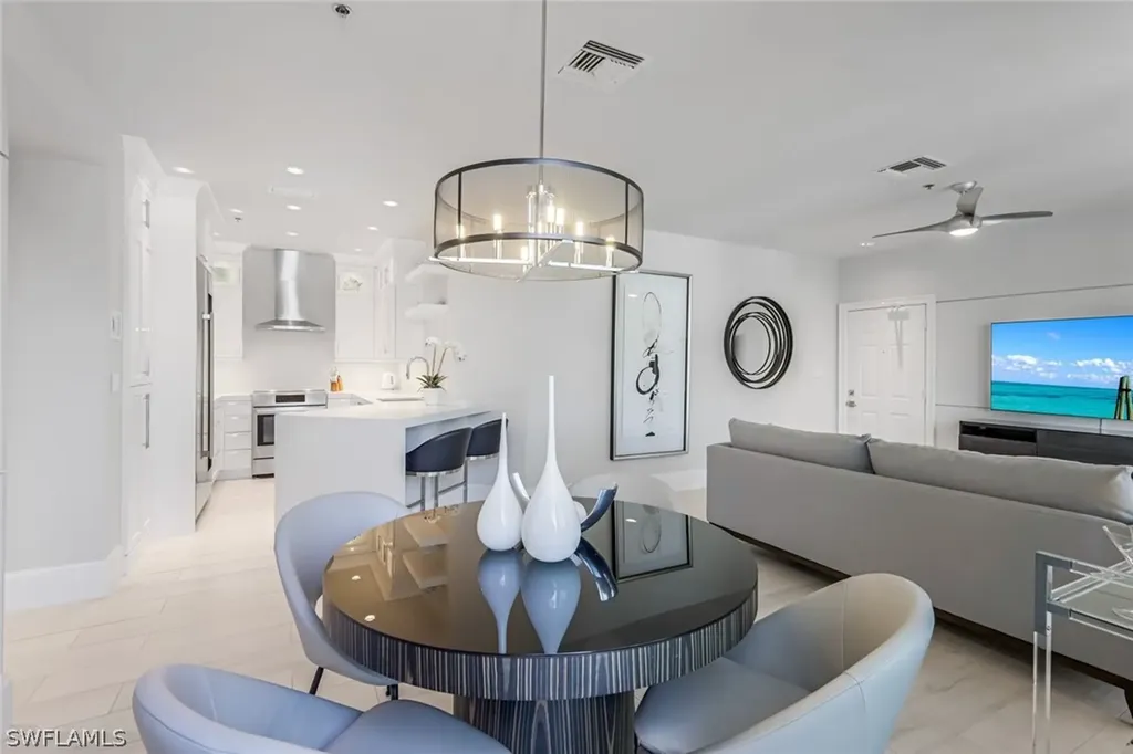 365 5th Avenue S Naples FL 34102