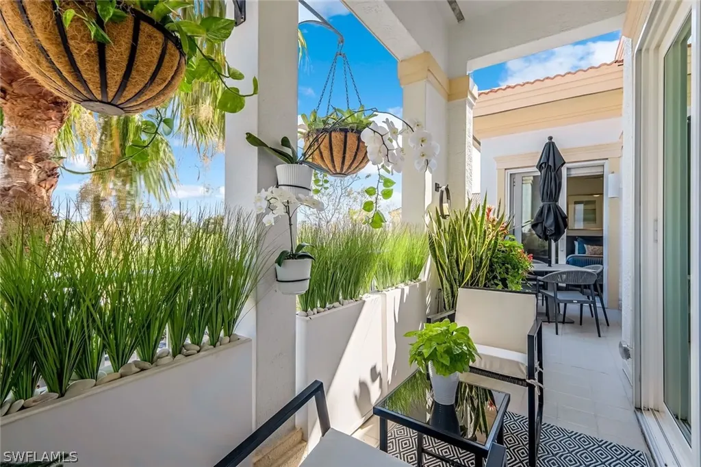 365 5th Avenue S Naples FL 34102