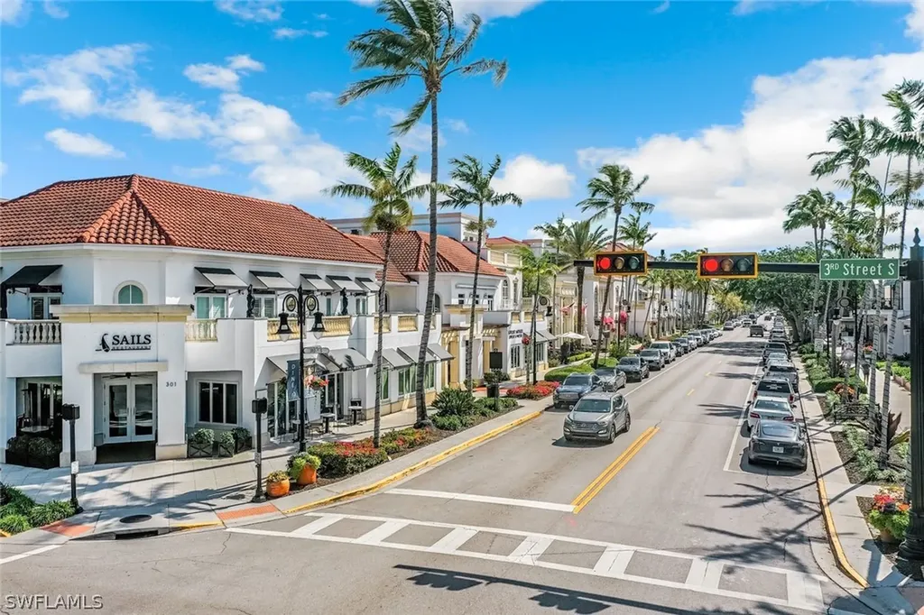 365 5th Avenue S Naples FL 34102