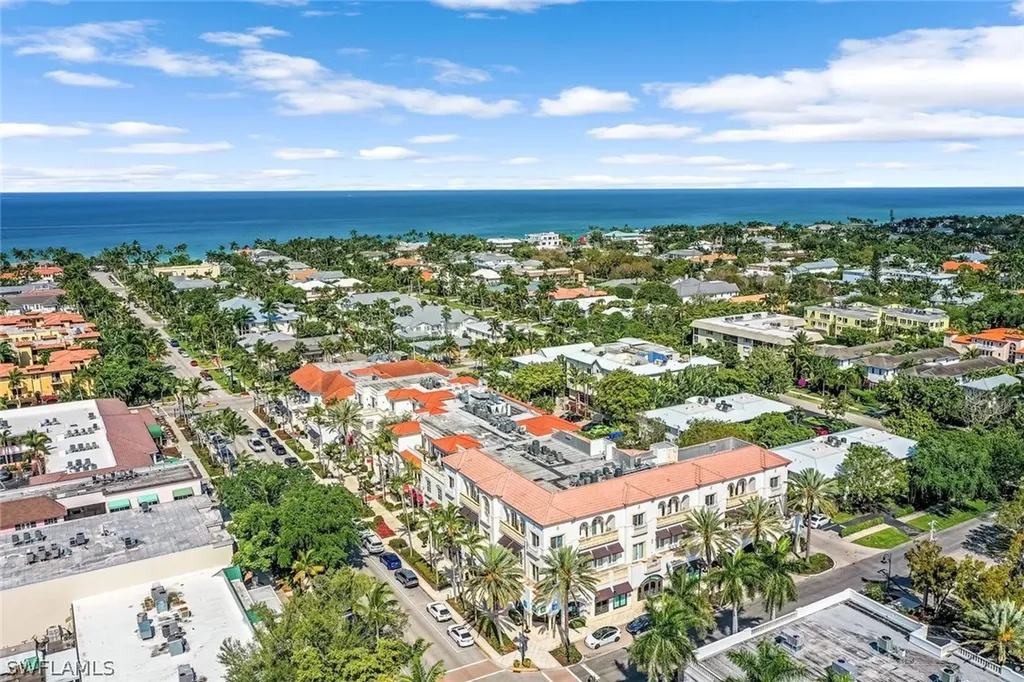 365 5th Avenue S Naples FL 34102
