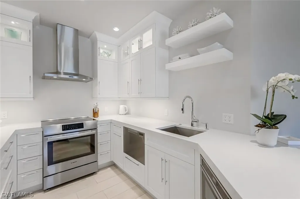 365 5th Avenue S Naples FL 34102