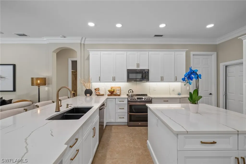 8796 Tropical Court Fort Myers FL 33908