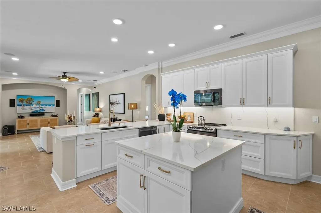 8796 Tropical Court Fort Myers FL 33908