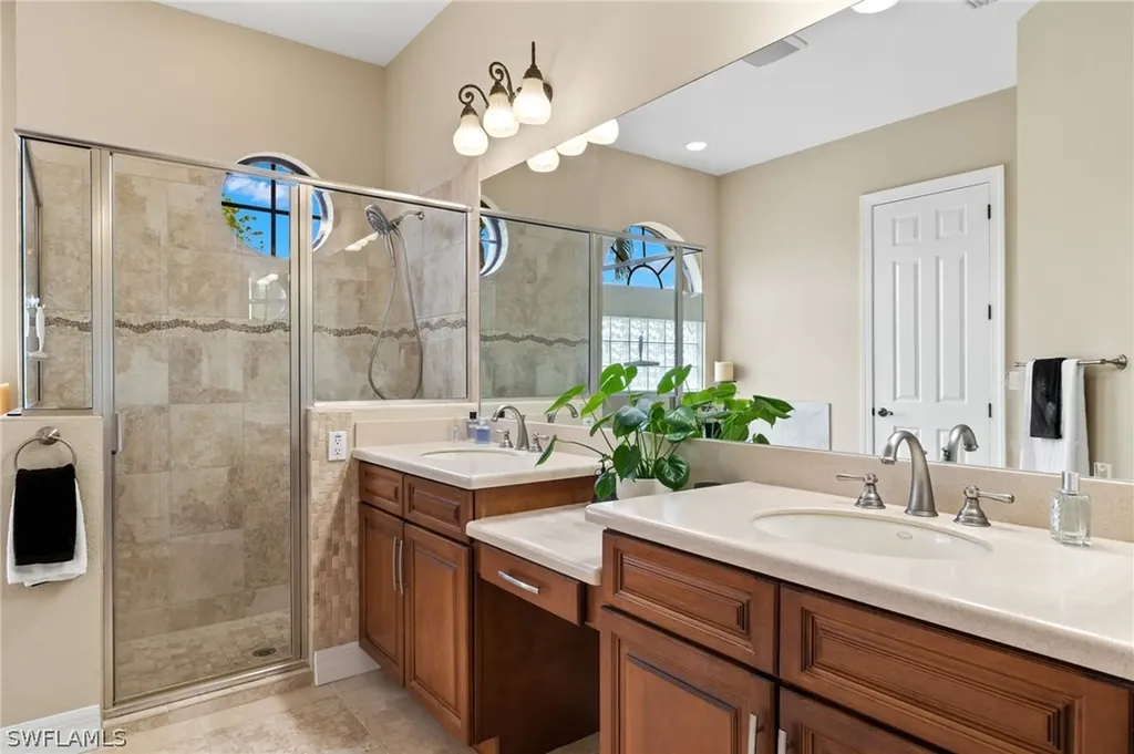 8796 Tropical Court Fort Myers FL 33908