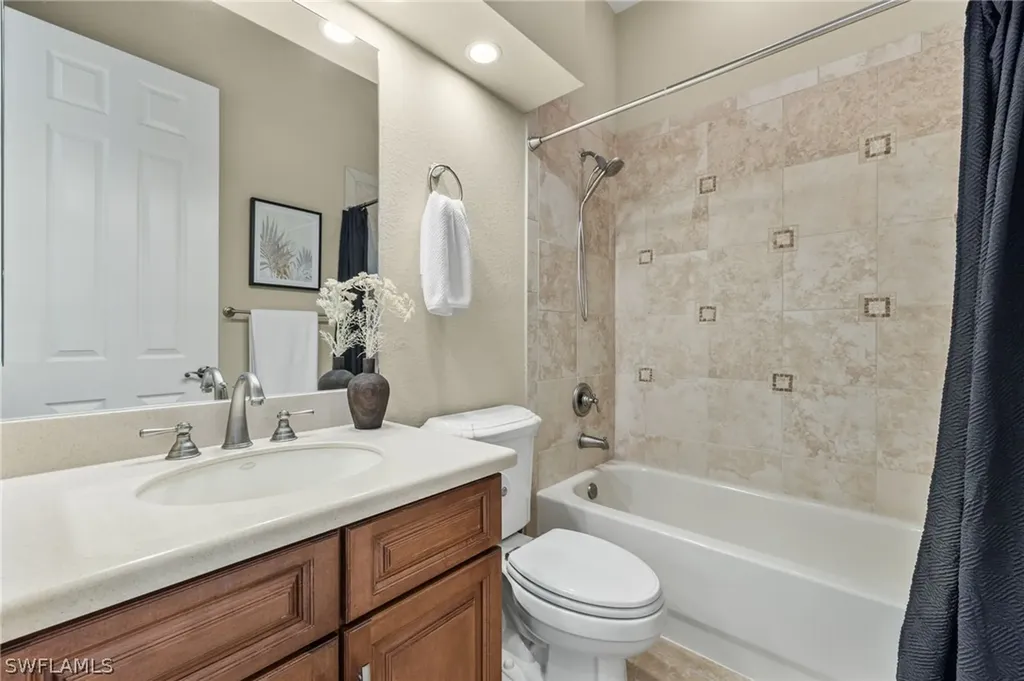 8796 Tropical Court Fort Myers FL 33908