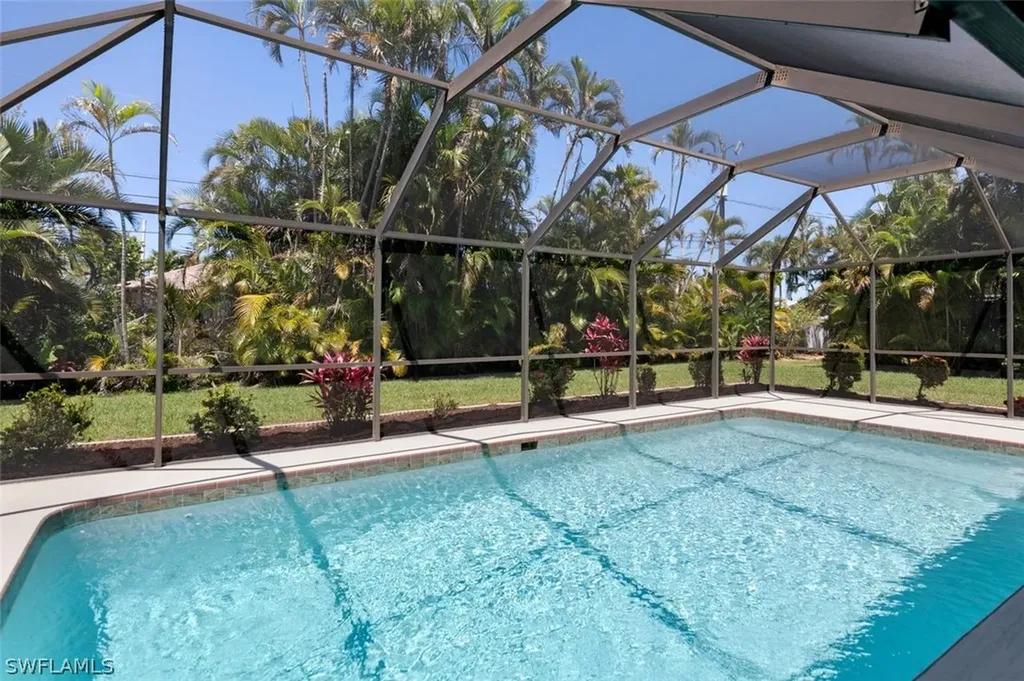 605 SE 35th Terrace Cape Coral FL 33904