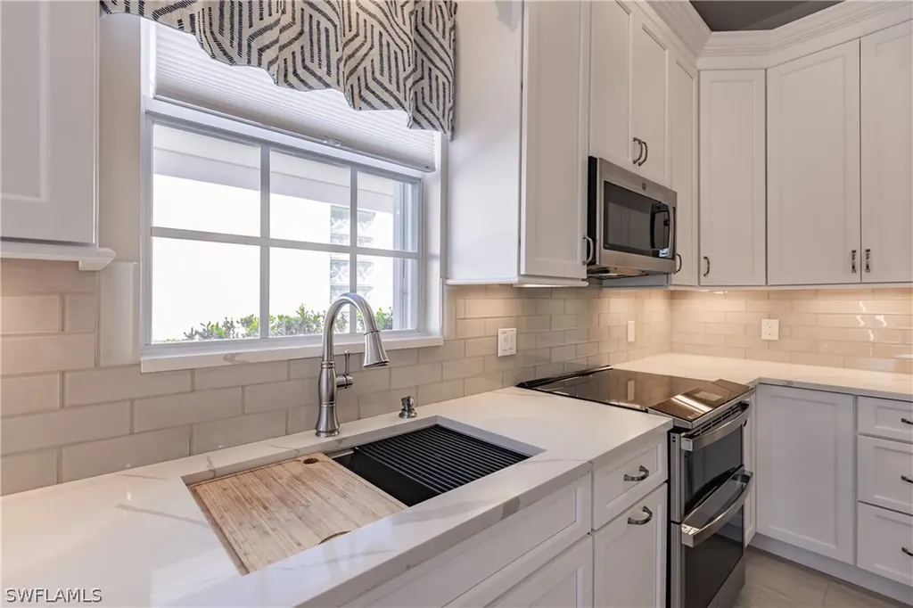 4353 Montalvo Court Naples FL 34109