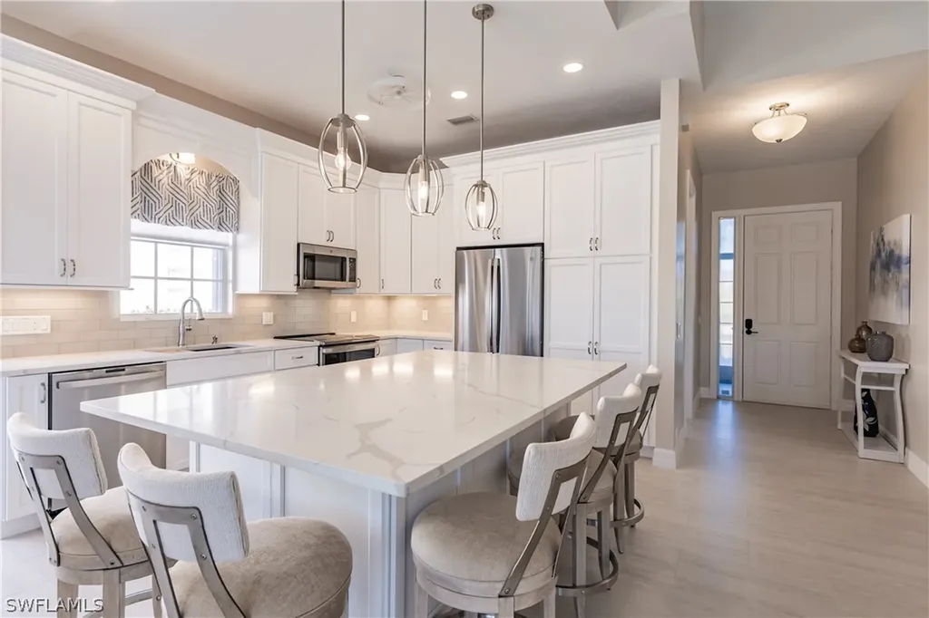 4353 Montalvo Court Naples FL 34109