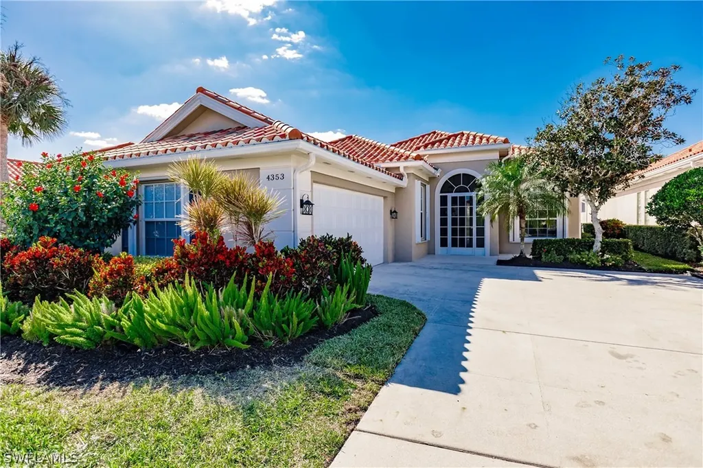 4353 Montalvo Court Naples FL 34109