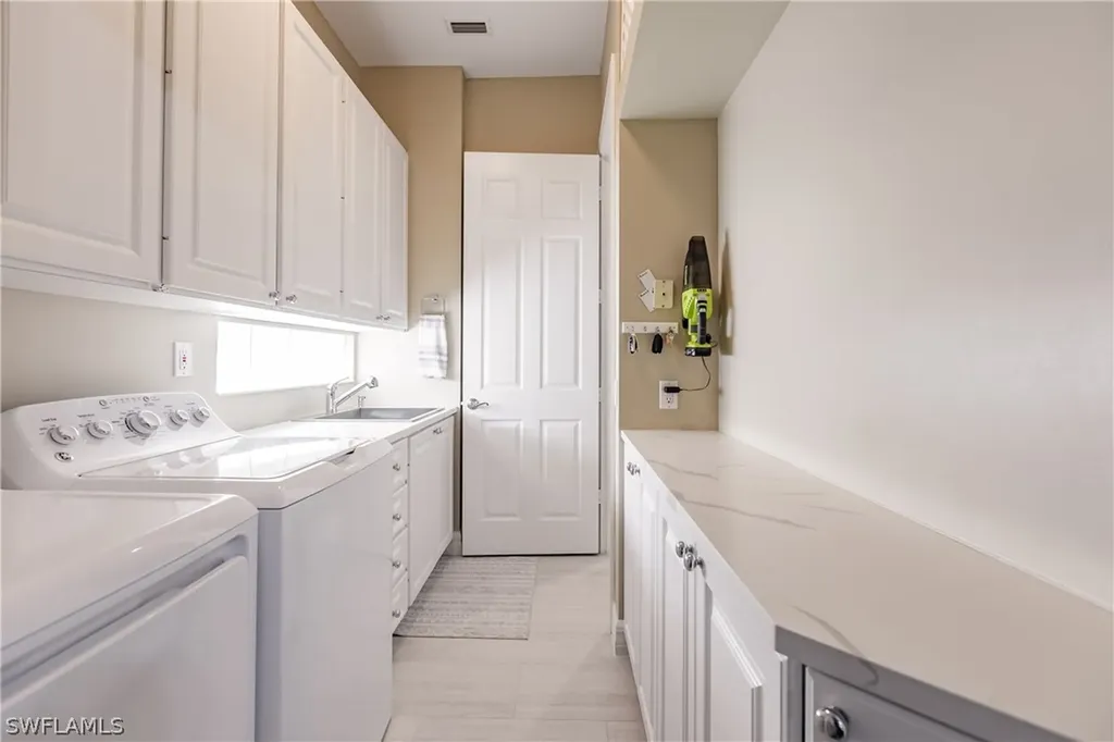 4353 Montalvo Court Naples FL 34109