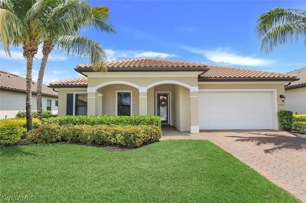 Naples FL, 4547 Tamarind Way