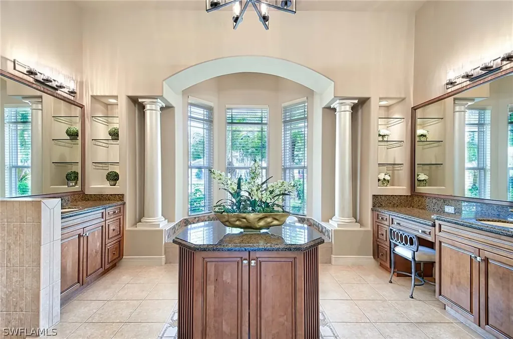 2982 Mona Lisa Boulevard Naples FL 34119