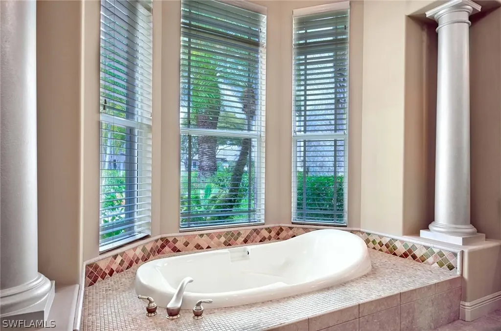 2982 Mona Lisa Boulevard Naples FL 34119