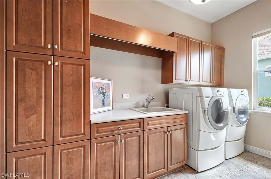 2982 Mona Lisa Boulevard Naples FL 34119