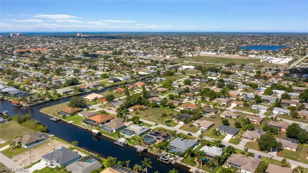 4208 SW 5th Place Cape Coral FL 33914