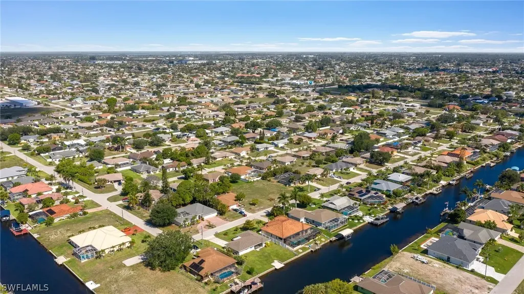 4208 SW 5th Place Cape Coral FL 33914