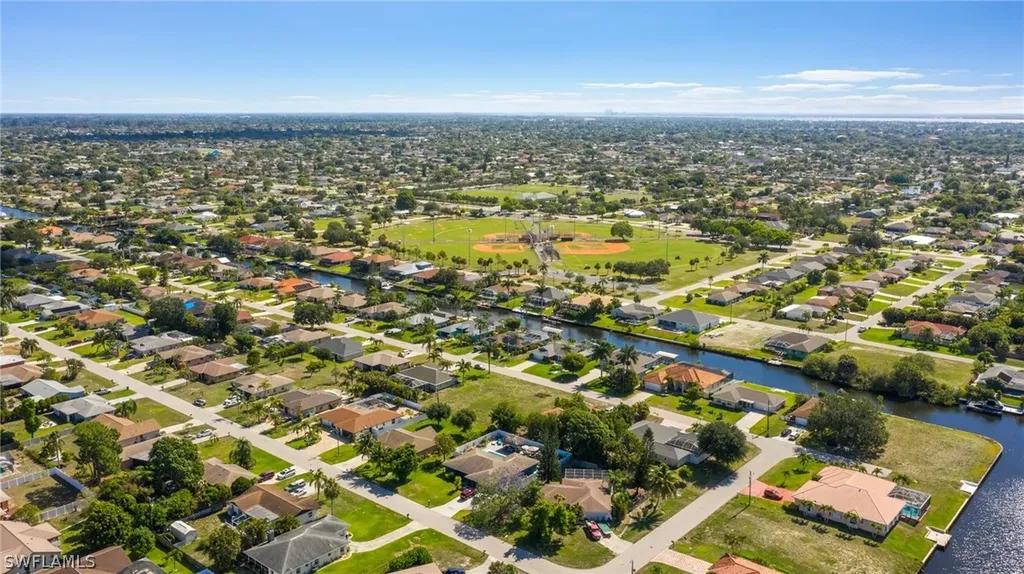 4208 SW 5th Place Cape Coral FL 33914