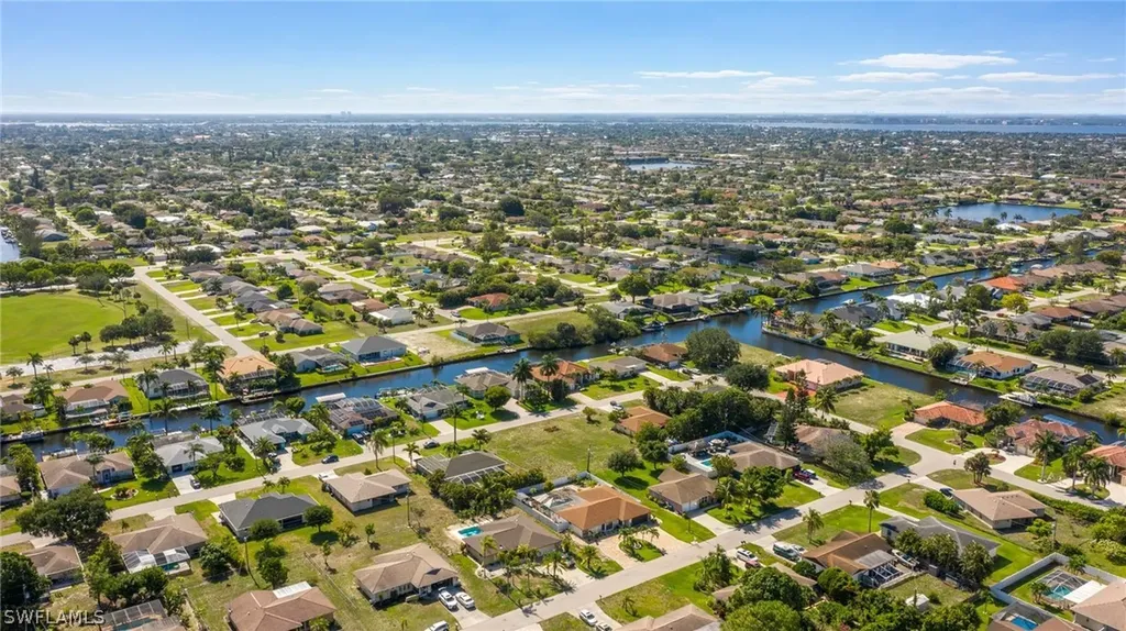 4208 SW 5th Place Cape Coral FL 33914