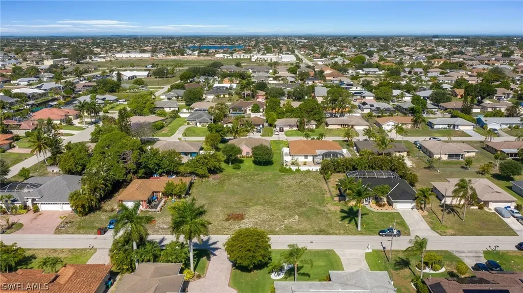 4208 SW 5th Place Cape Coral FL 33914