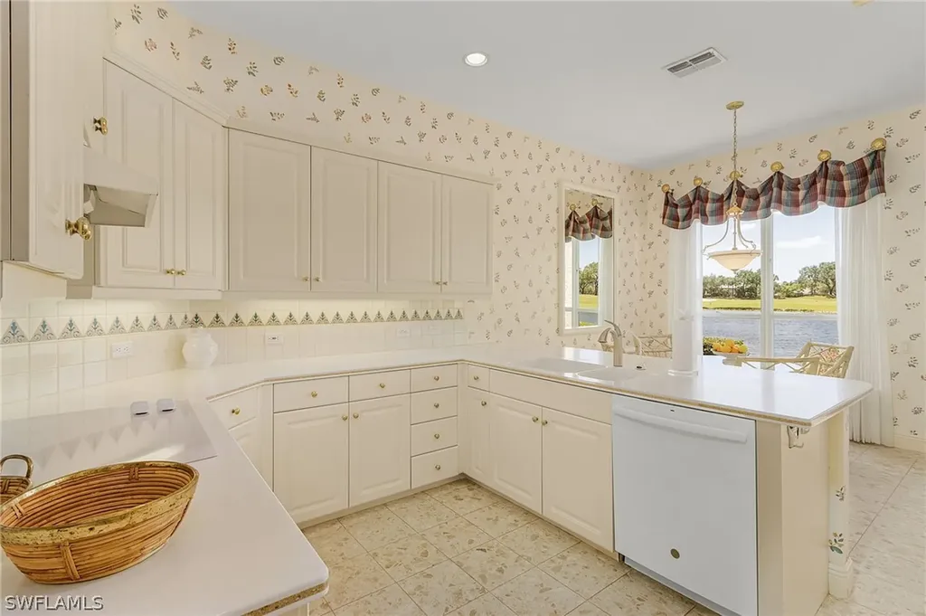 3211 Lancaster Drive Naples FL 34105