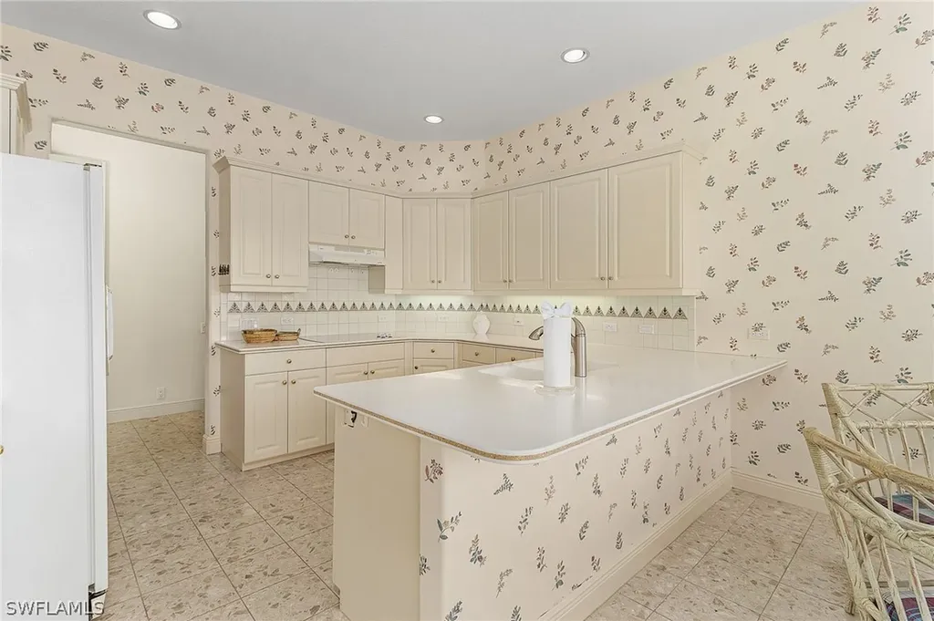 3211 Lancaster Drive Naples FL 34105