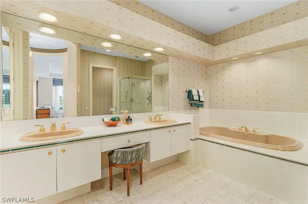 3211 Lancaster Drive Naples FL 34105