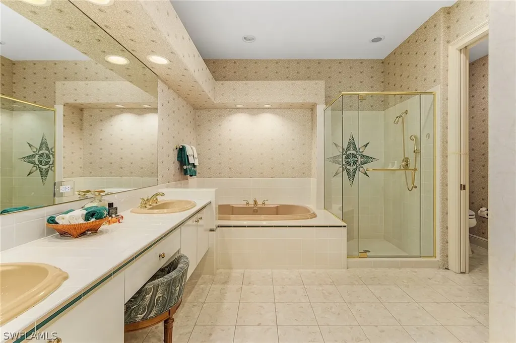 3211 Lancaster Drive Naples FL 34105
