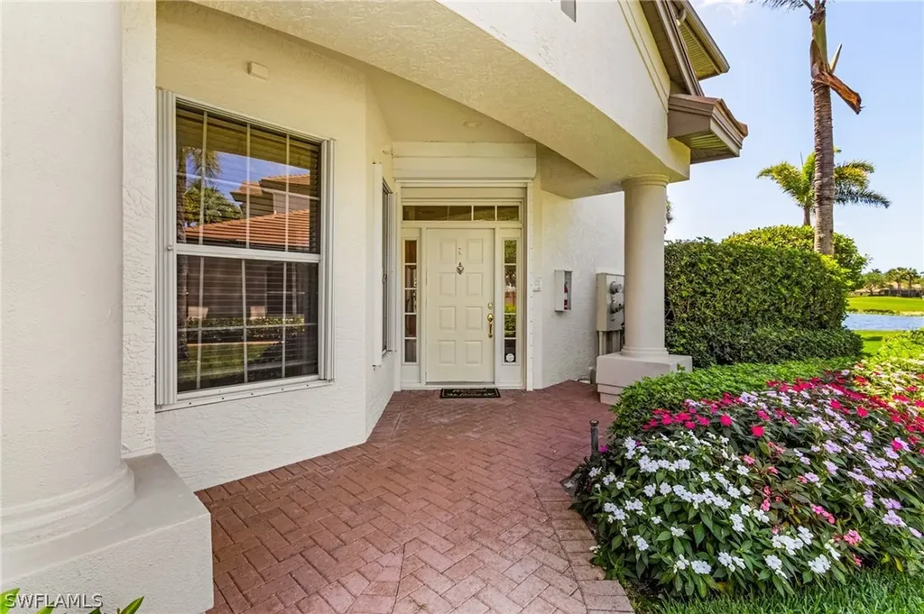 3211 Lancaster Drive Naples FL 34105