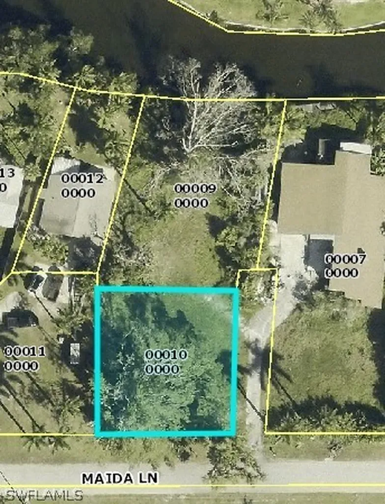 7204 + 7202 Maida Lane Fort Myers FL 33908