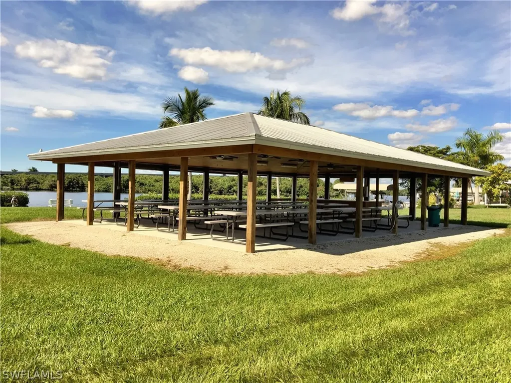 241 Tangerine Drive Fort Myers FL 33905