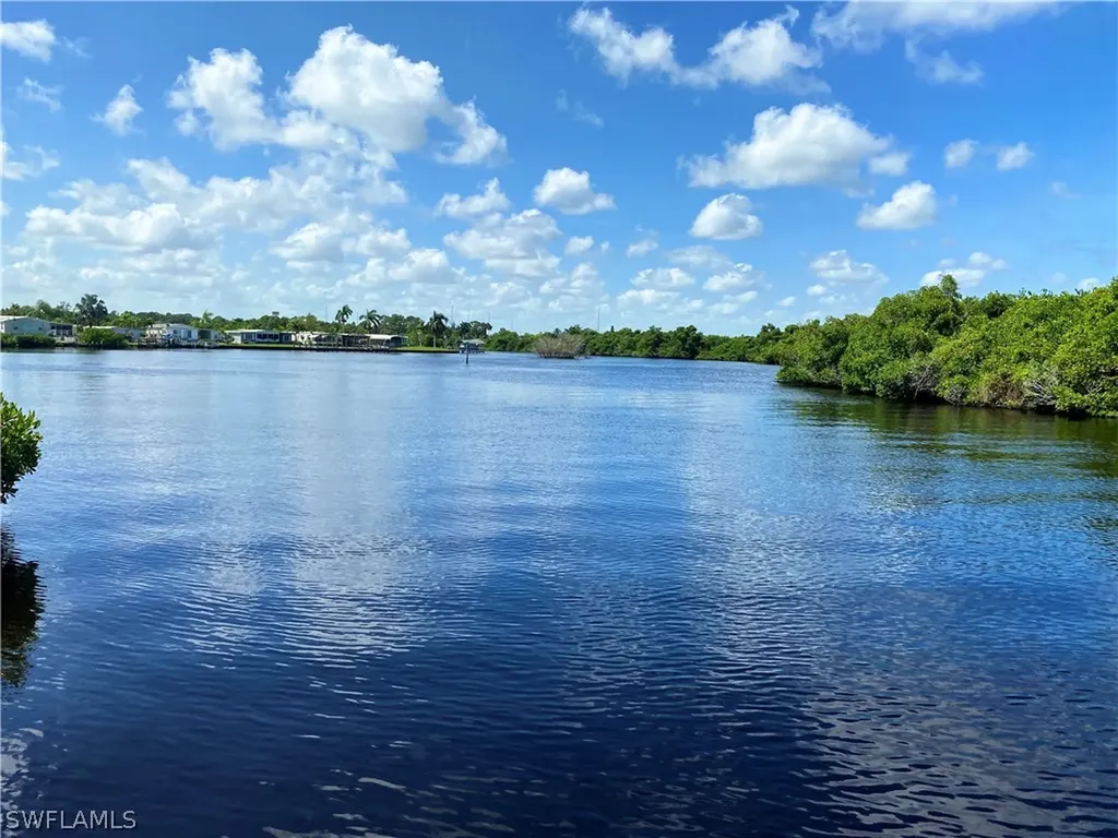 241 Tangerine Drive Fort Myers FL 33905