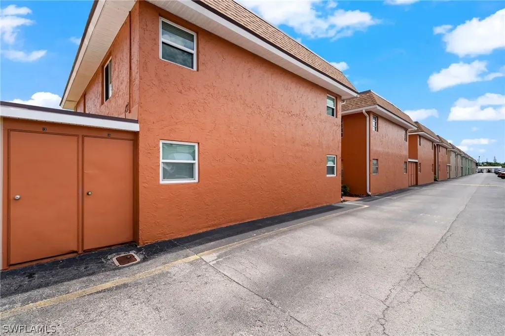 1400 Pompei Lane Naples FL 34103