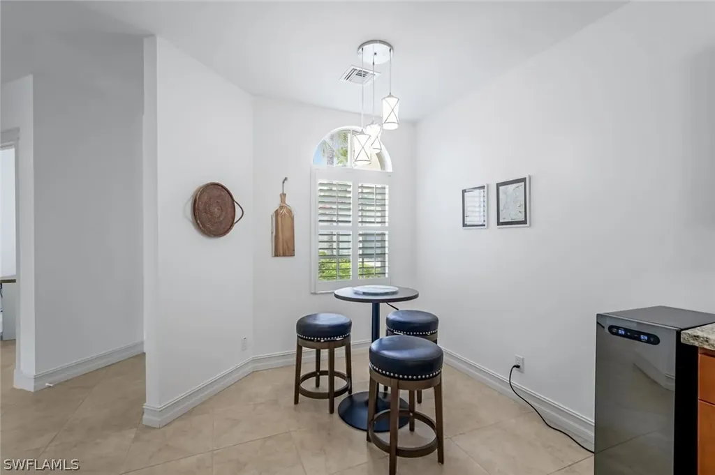 1570 Clermont Drive Naples FL 34109