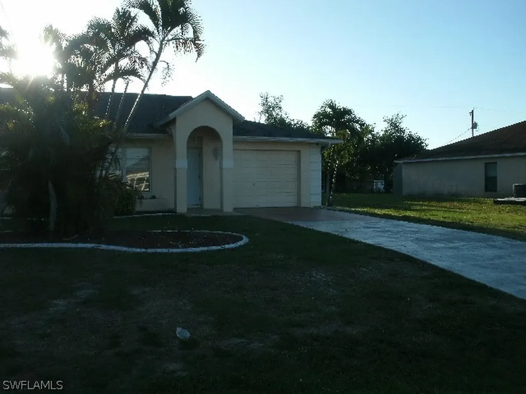 105-107 SE 23rd Place Cape Coral FL 33990