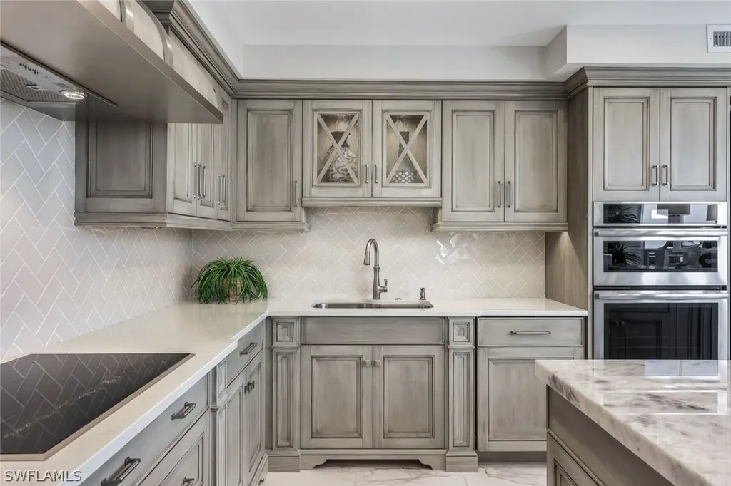 4041 Gulf Shore Boulevard N Naples FL 34103