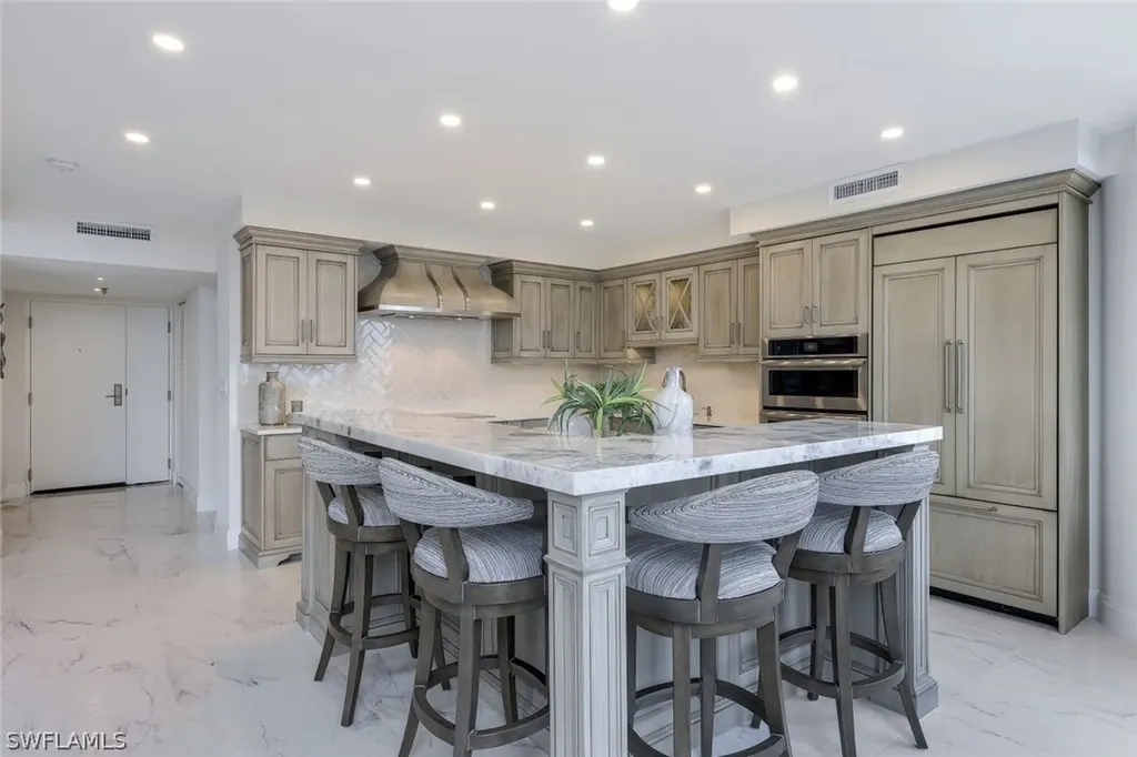 4041 Gulf Shore Boulevard N Naples FL 34103