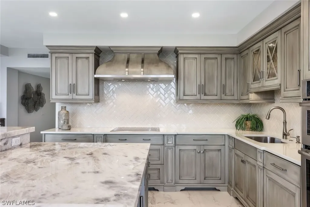 4041 Gulf Shore Boulevard N Naples FL 34103