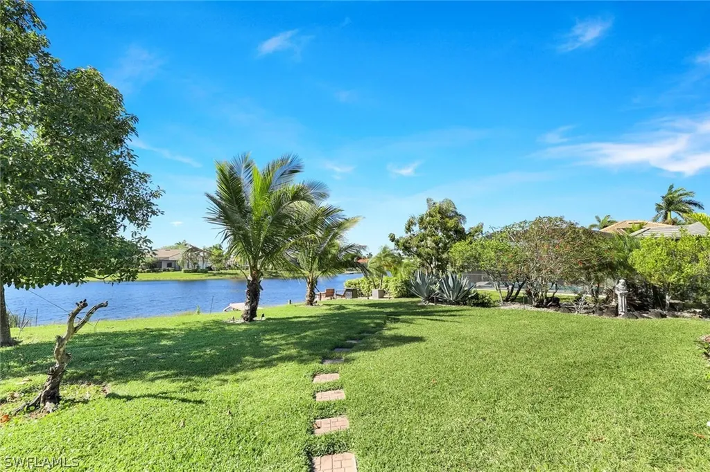 10911 Longshore Way E Naples FL 34119