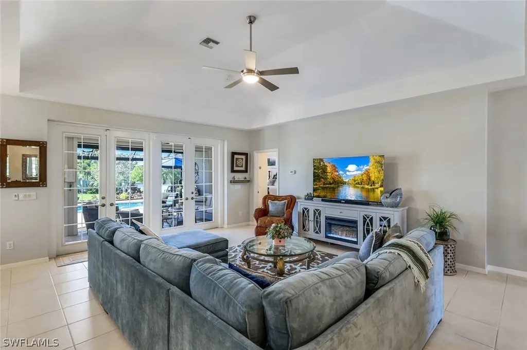 10911 Longshore Way E Naples FL 34119