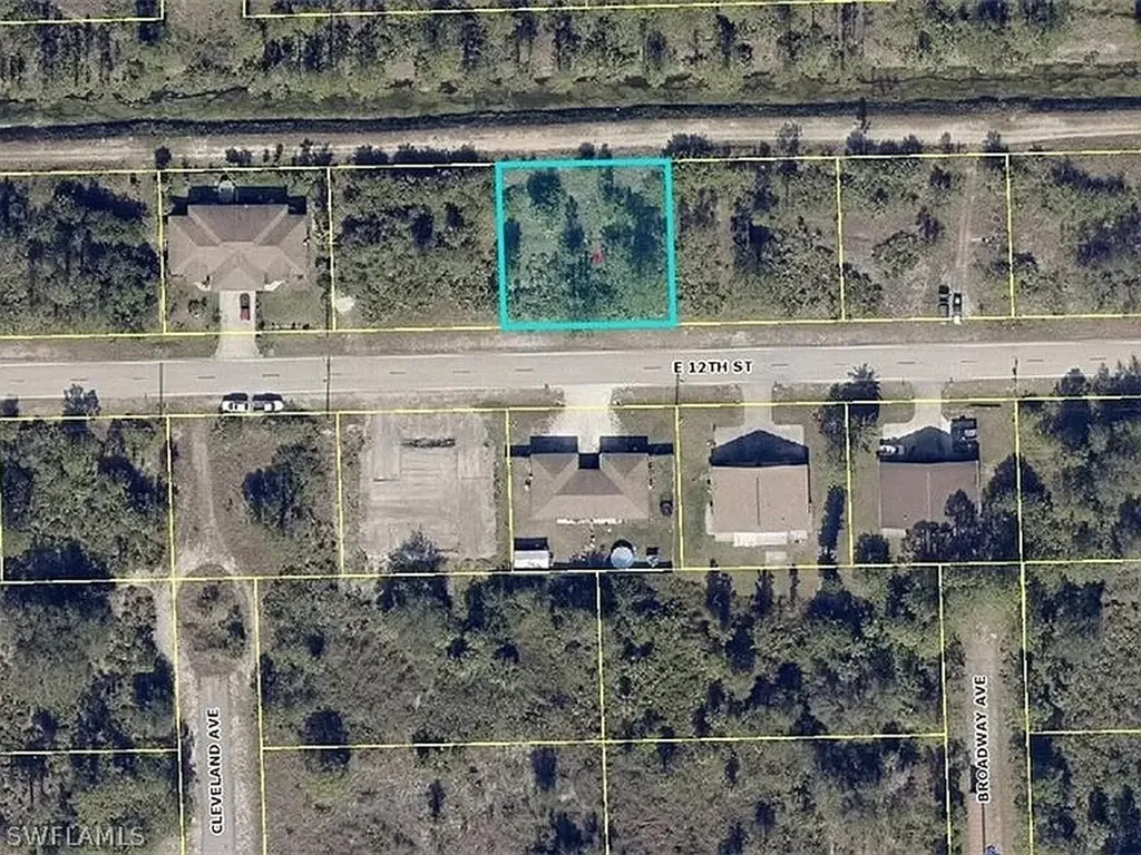 1521-1523 E 12th Street Lehigh Acres FL 33972