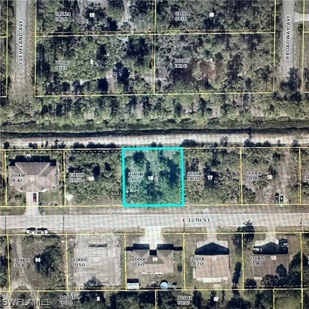 1521-1523 E 12th Street Lehigh Acres FL 33972